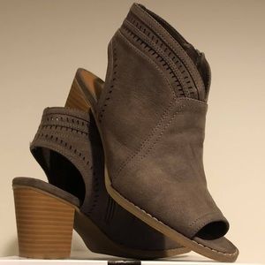 Sonoma Thelma gray open toe bootie - size 8.5